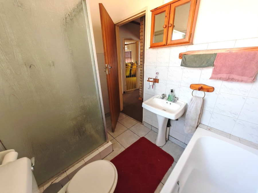 3 Bedroom Property for Sale in Uitsig Free State